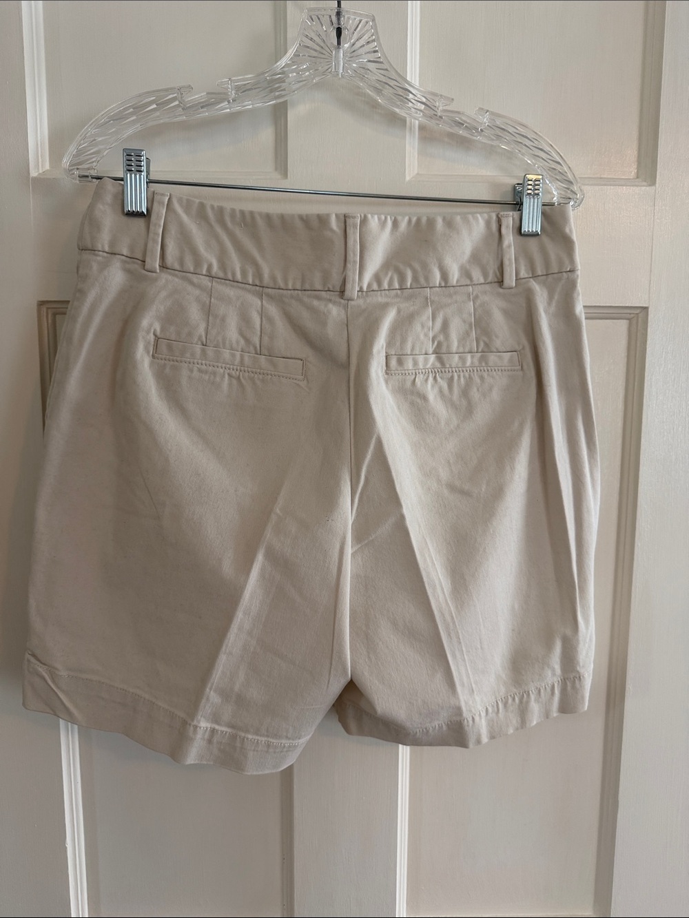 🌻Loft light tan cotton/spandex Riviera shorts. Size 4. - Picture 2 of 11